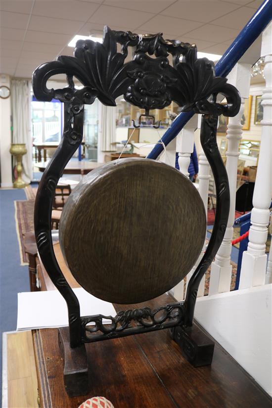 A Chinese hongmu framed dinner gong and beater, early 20th century height 79cm